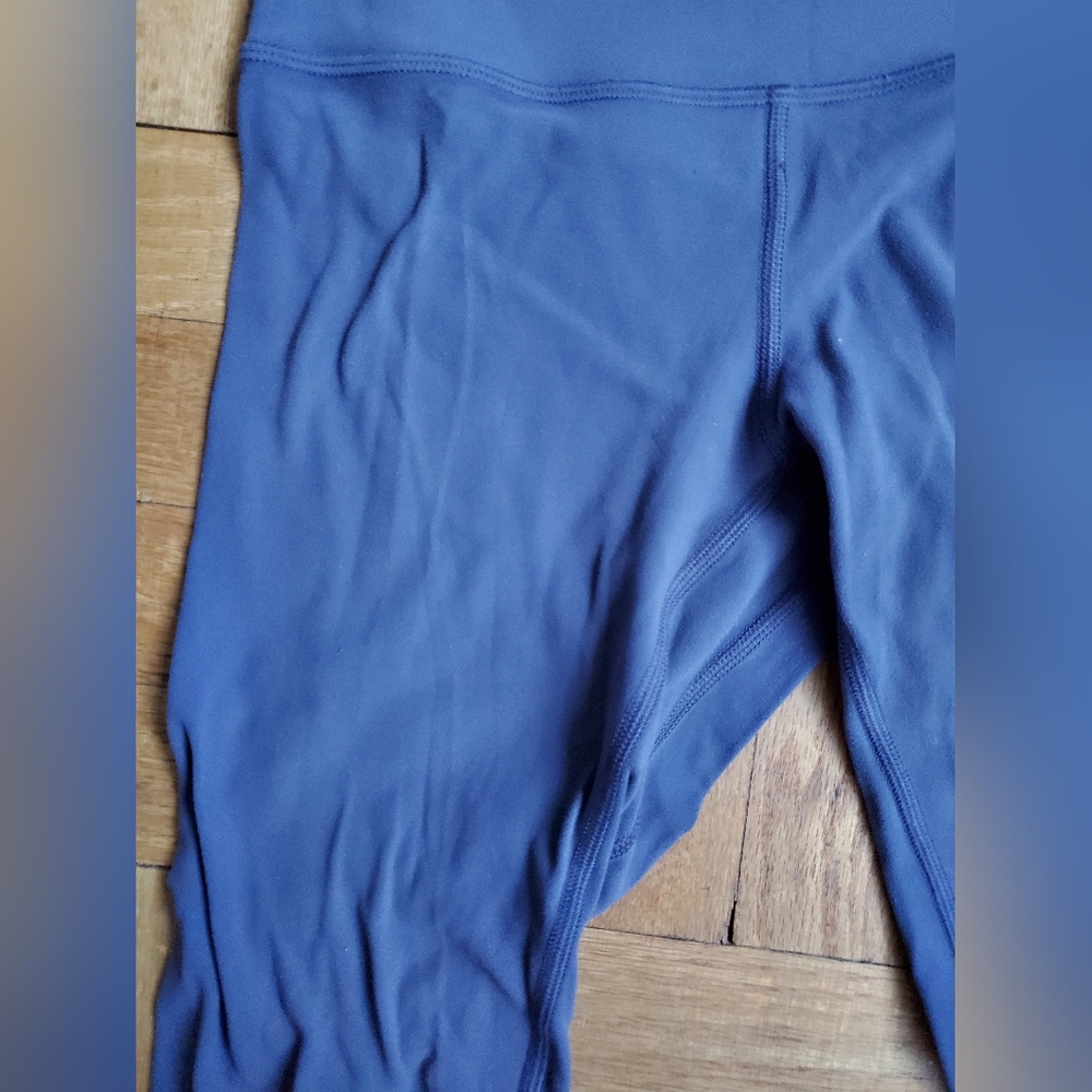 CLOSING JUNE 11!! RARE GREYVY Lululemon Align Crop - Picture 5 of 10
